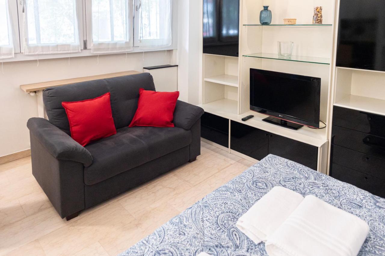 Appartement Accogliente Loft In Zona Monumentale/Cenisio à Milan Extérieur photo