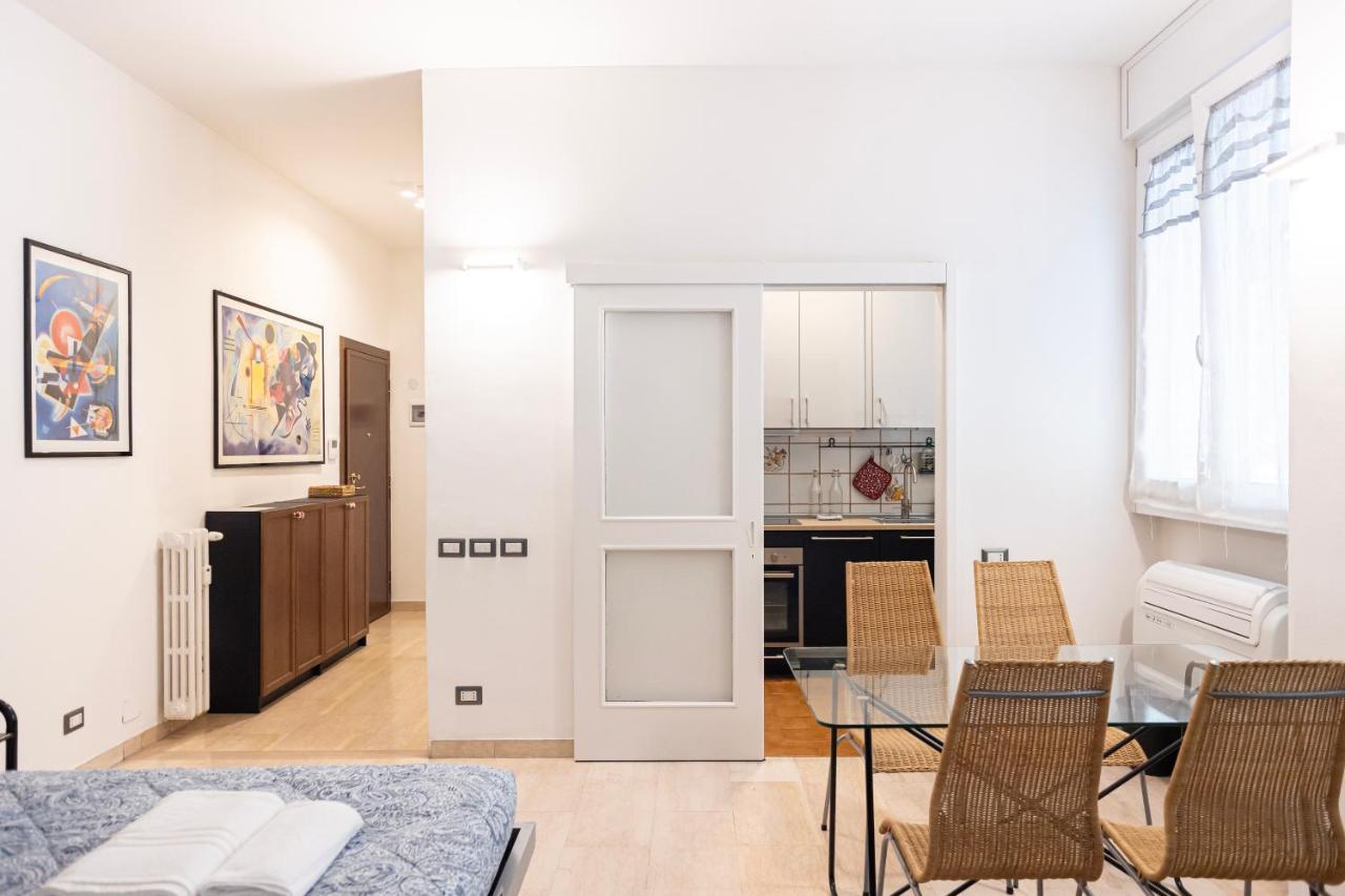 Appartement Accogliente Loft In Zona Monumentale/Cenisio à Milan Extérieur photo